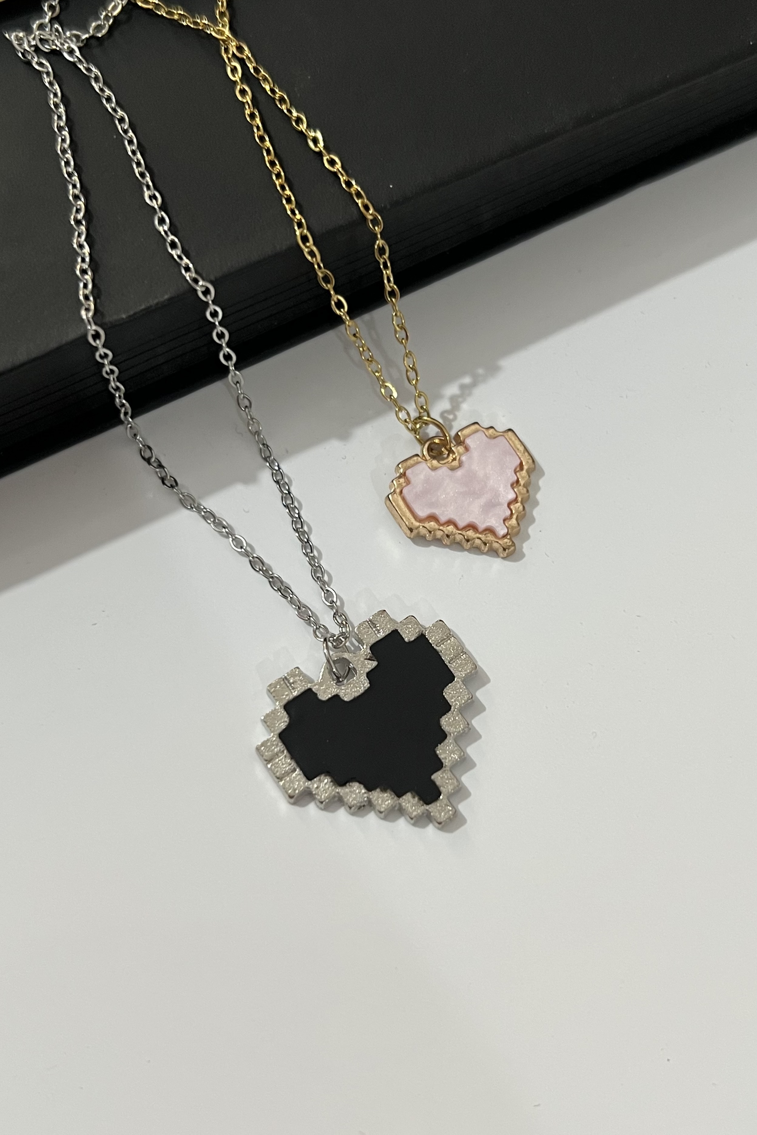 گردنبند قلب پیکسلی