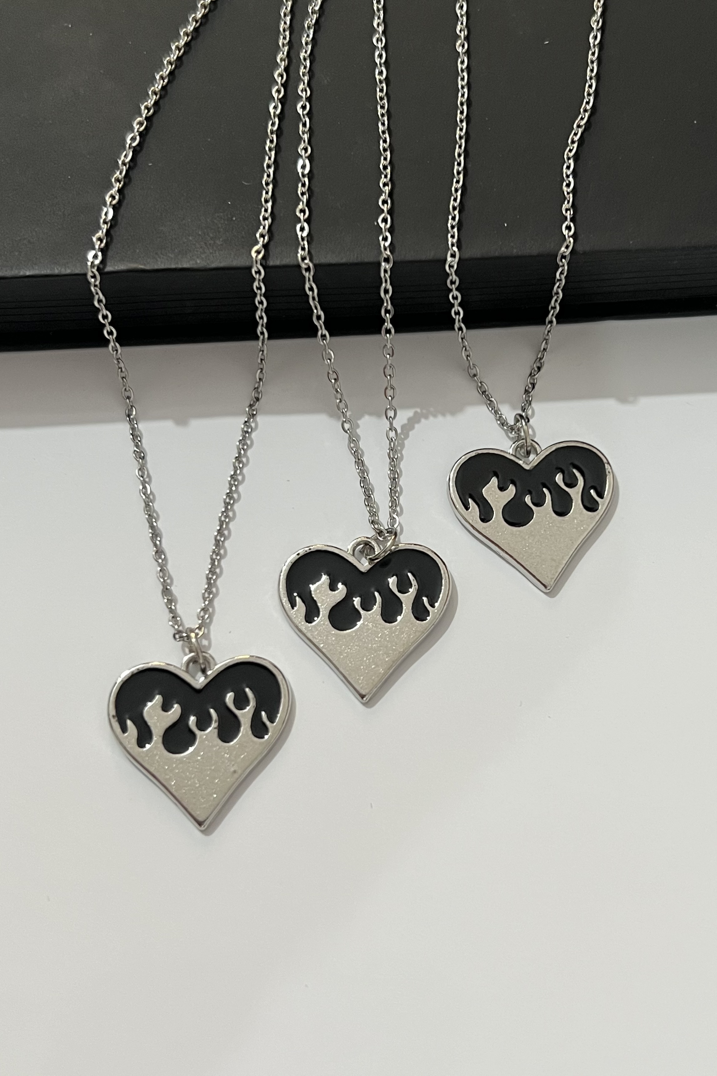 گردنبند قلب آتشین