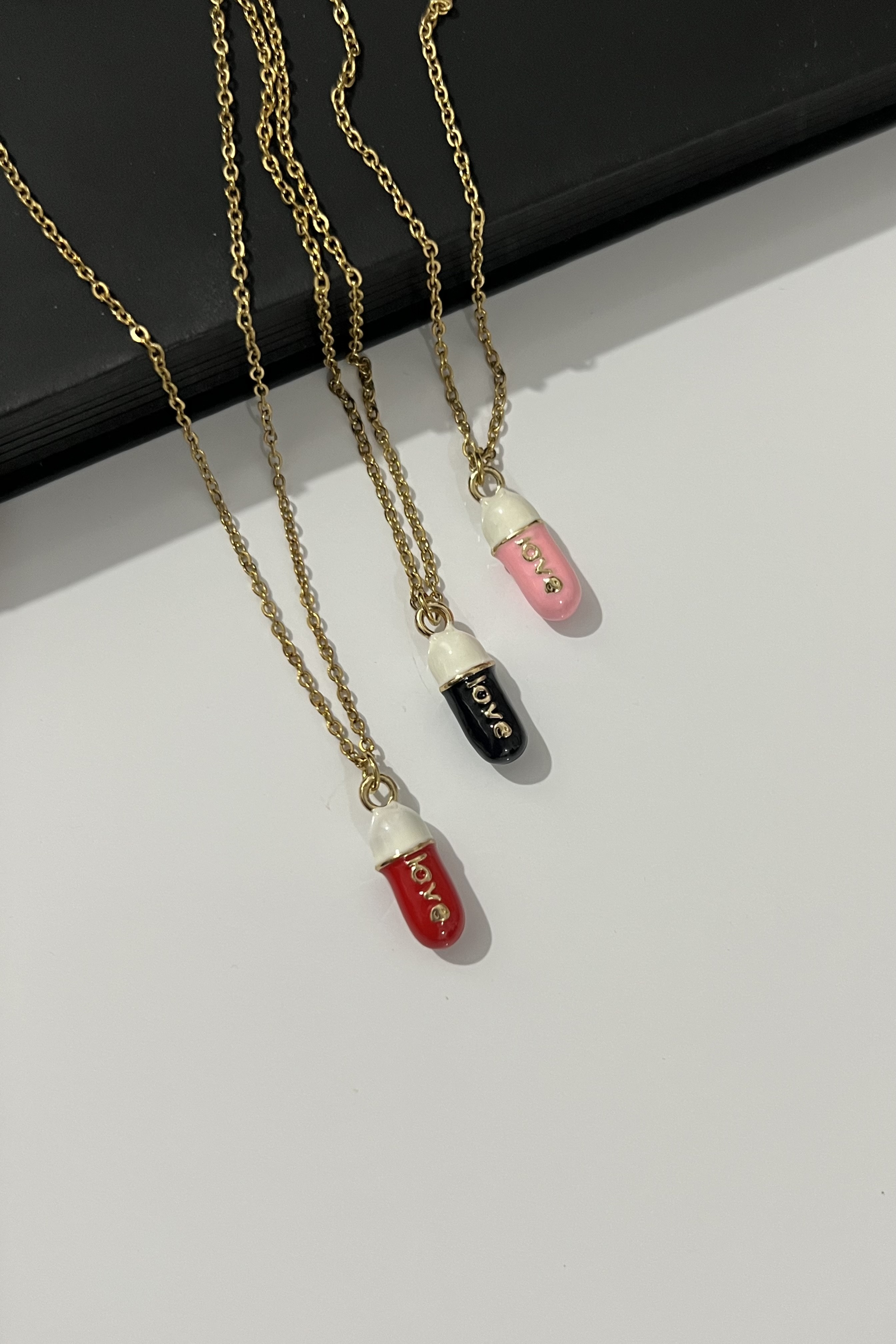 گردنبند کپسول عشق