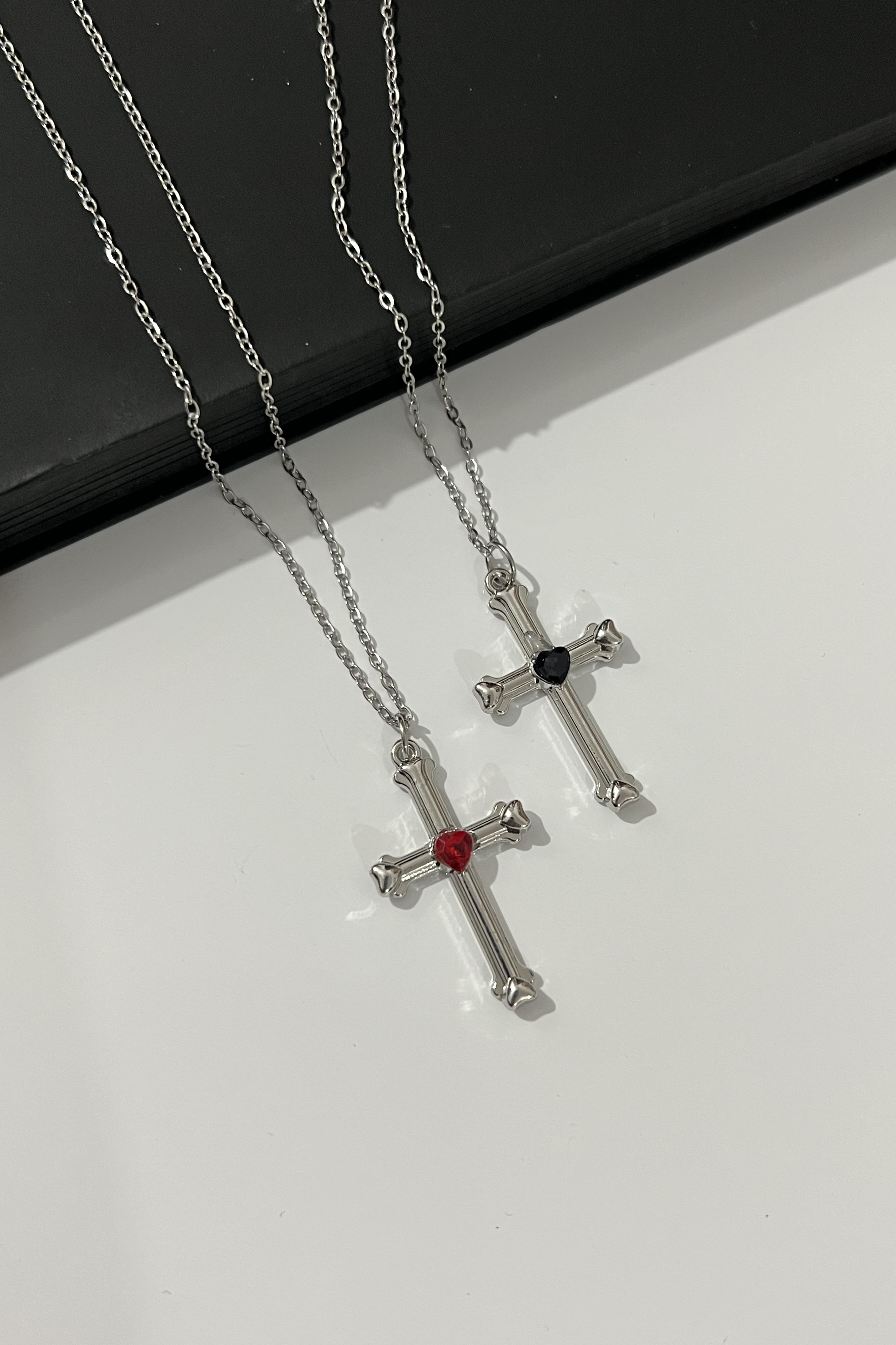 گردنبند صلیب تک نگین