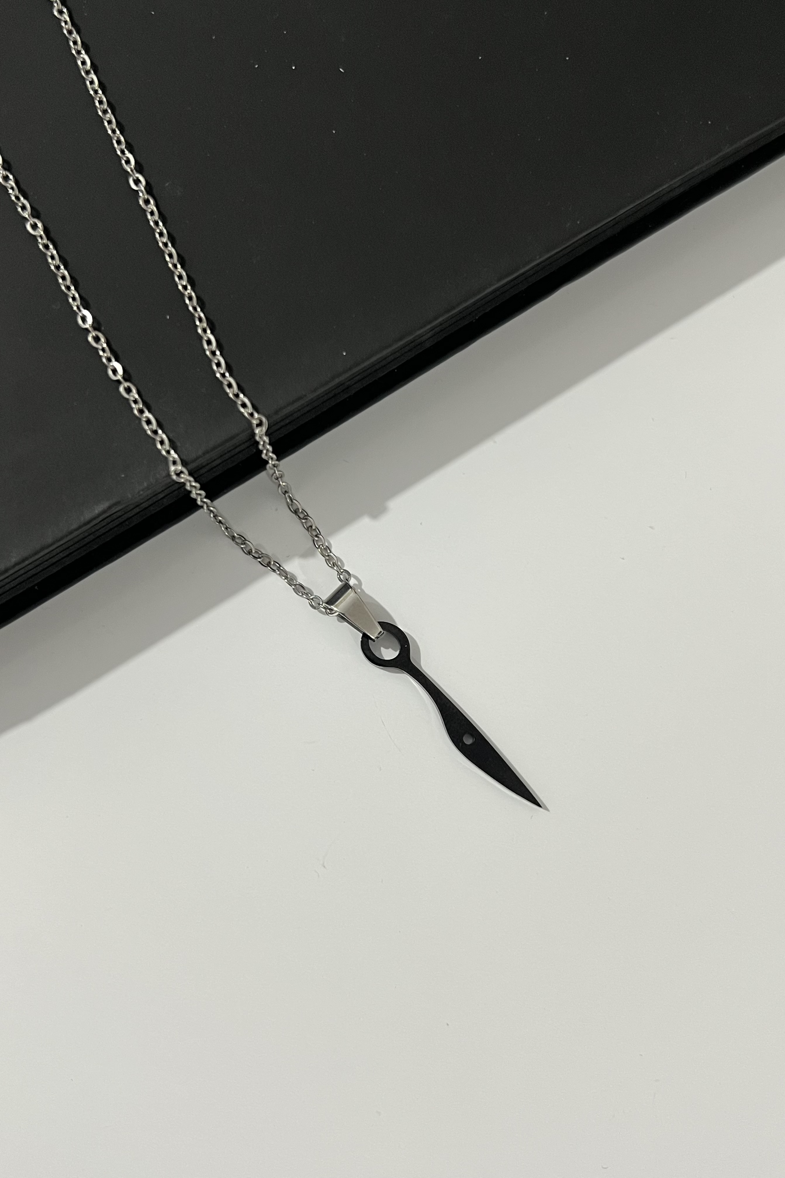 گردنبند چاقو